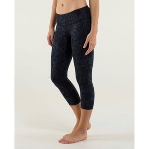 Lululemon Wunder Under Crops in Paisley Inkwell